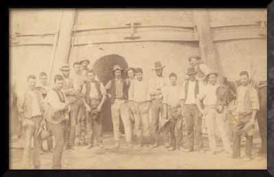 Workers at Lithgow Pottery